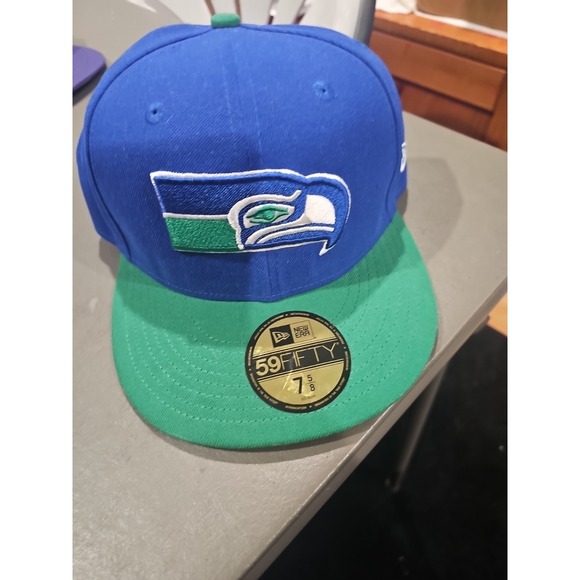 New Era Seattle Seahawks 2 Tone Classic Logo Cap 59Fifty Fitted Limited Edition